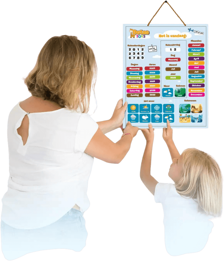 Moeder en kind hangen samen de magnetische Montessori kalender op aan de muur